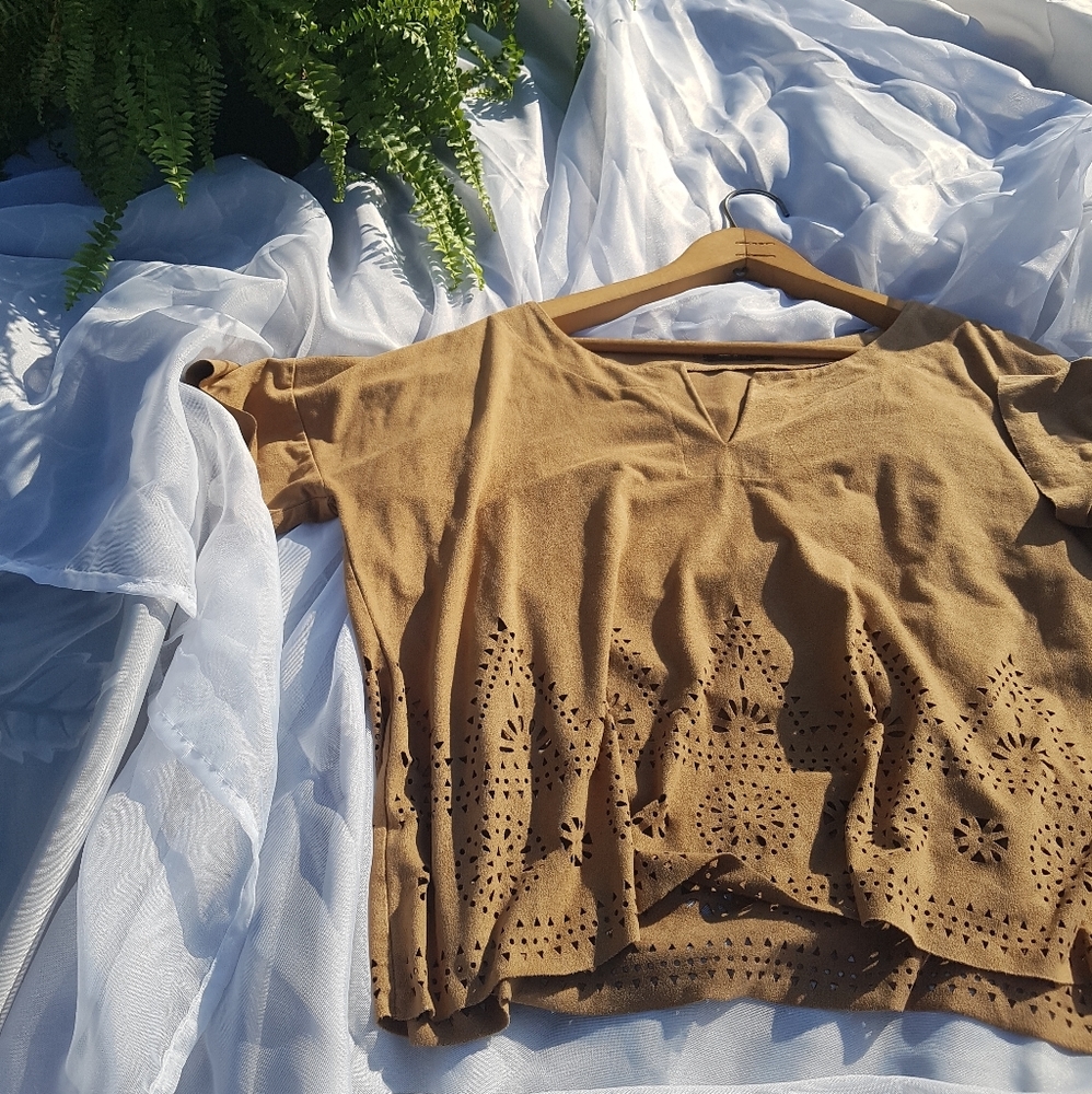 3/$15 TAN SUEDE FEEL TEE ๐ - Picture 2 of 4